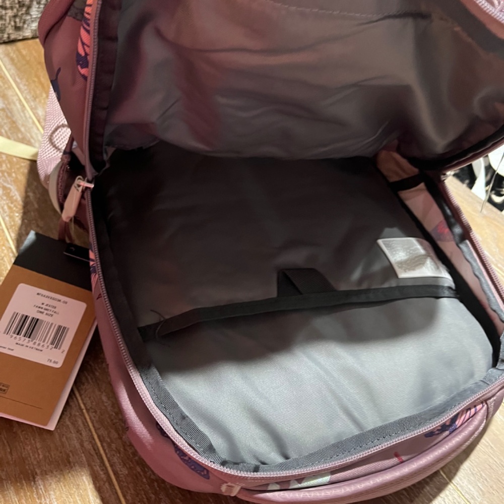 New With Tags- The North Face bookbag backpack - Picture 3 of 11